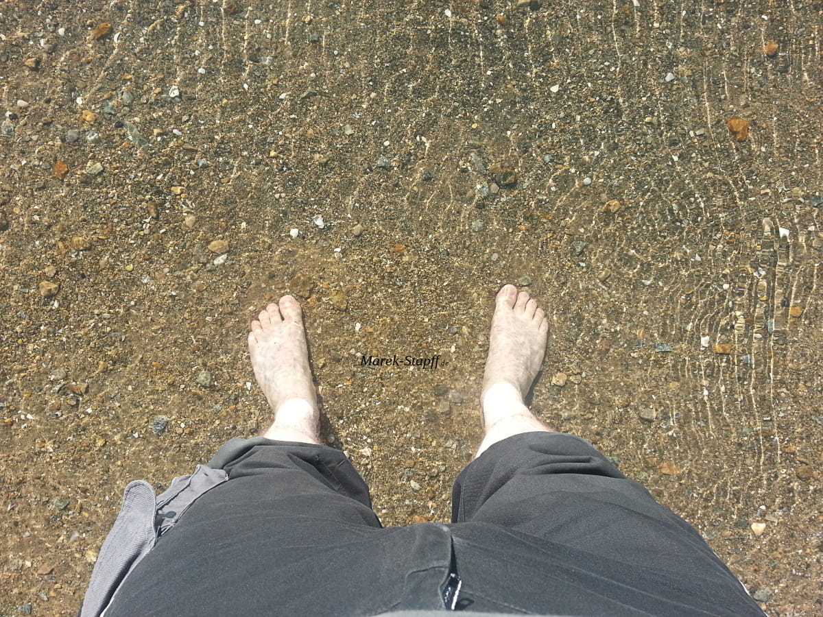 Füße im Wasser bei Marseille